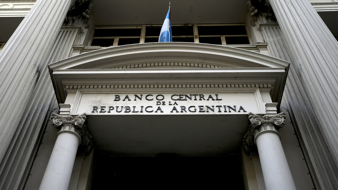 Argentina inicia el proceso de "recompra" de deuda en pesos al Banco Central