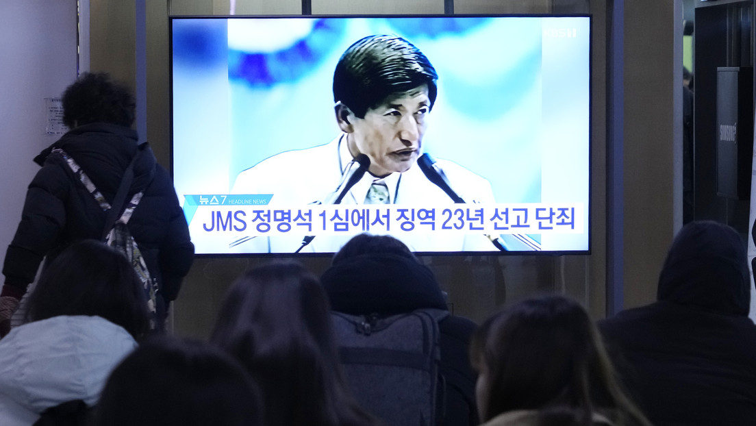 Condenan al líder de una secta religiosa surcoreana a 23 años de prisión por delitos sexuales