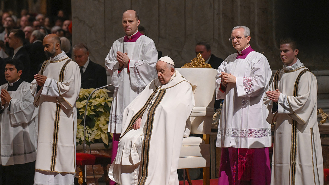 VIDEO: El papa Francisco celebra la misa de Nochebuena desde el Vaticano