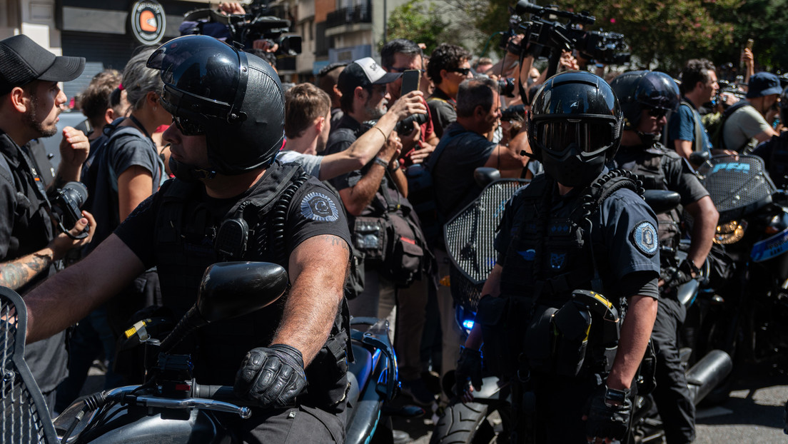 Ampliación de la 'legítima defensa': la reforma que propone Milei para dar más poder a la Policía