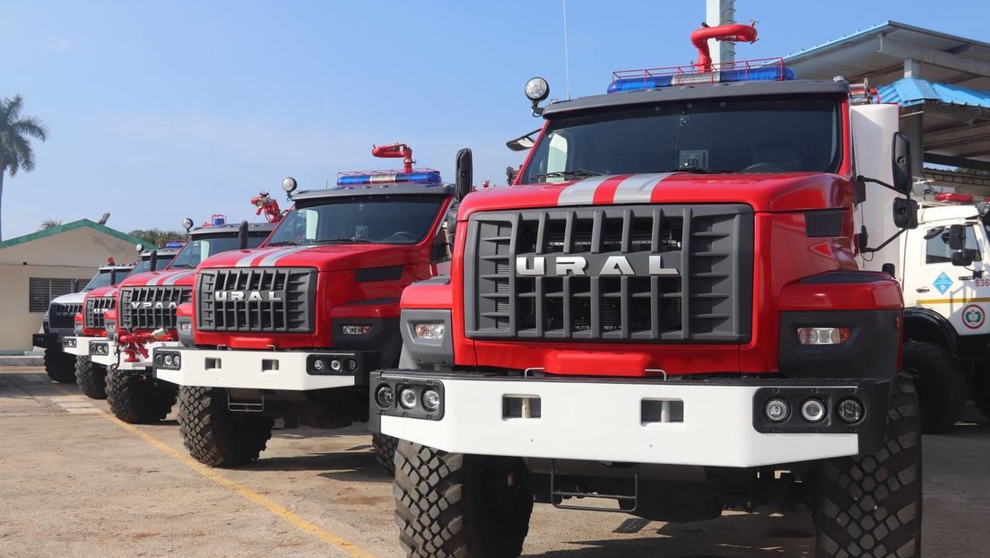 Realizan en Cuba el acto de entrega oficial de camiones contra incendios donados por Rusia