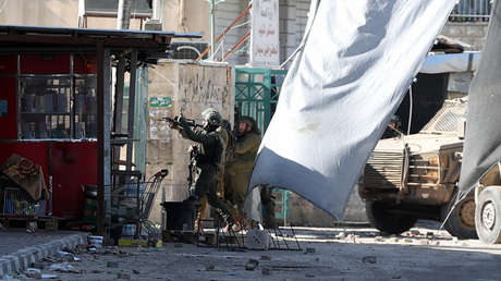 Los 3 rehenes asesinados por error por el Ejército israelí ondeaban una bandera blanca
