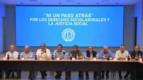 La mayor central sindical argentina convoca a un paro general contra el decreto de Milei