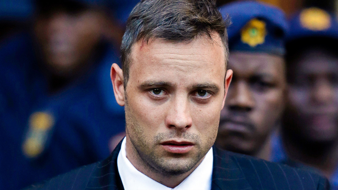 Sale de prisión el atleta paralímpico Oscar Pistorius casi 11 años después de asesinar a su novia