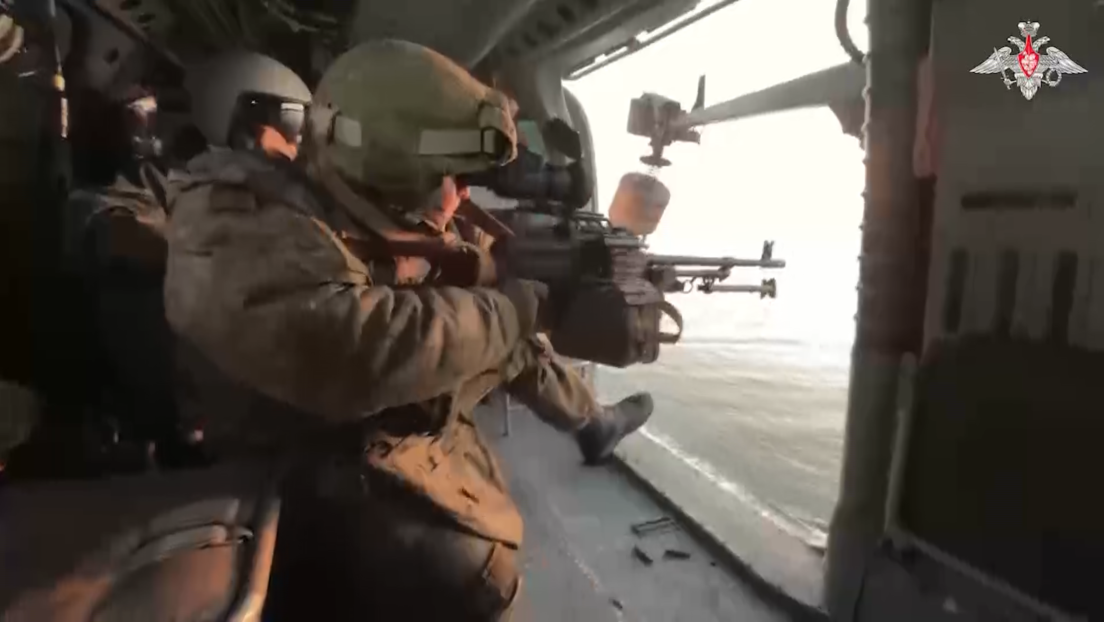 VIDEO: Helicópteros rusos realizan patrullas aéreas sobre el mar Negro