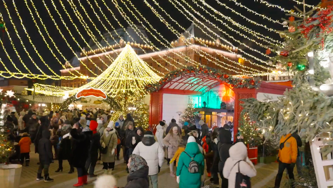 Los moscovitas disfrutan de las celebraciones del Año Nuevo pese al frío anormal