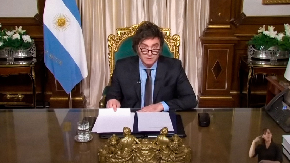 El polémico 'megadecreto' de Milei ingresa al Congreso argentino