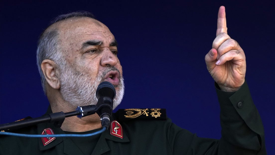 Irán se enfrenta a "una batalla sin cuartel contra el enemigo", asegura comandante de los CGRI