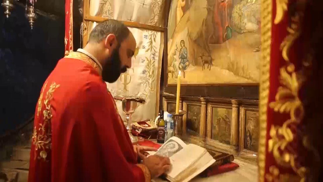 Belén está vacía en la Nochebuena ortodoxa: celebran la misa navideña solo en la Basílica de la Natividad