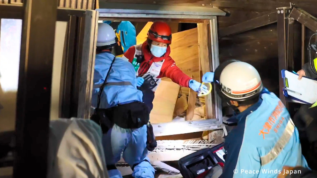 Rescatan con vida a una mujer de 90 años 124 horas después del terremoto en Japón