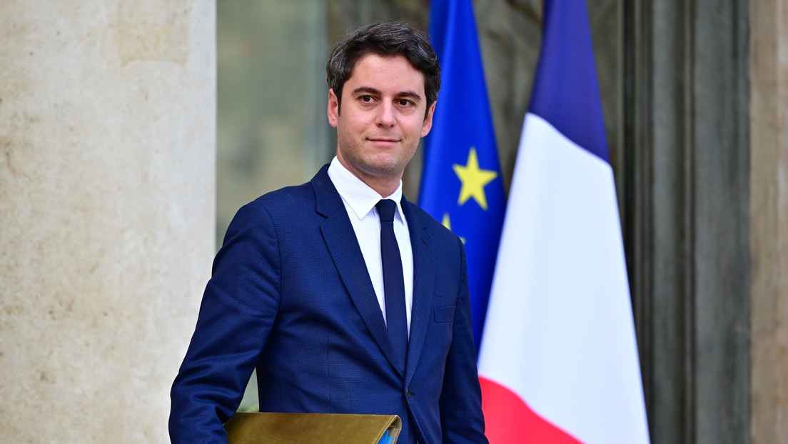 Gabriel Attal se convierte en el primer ministro más joven y abiertamente homosexual de Francia