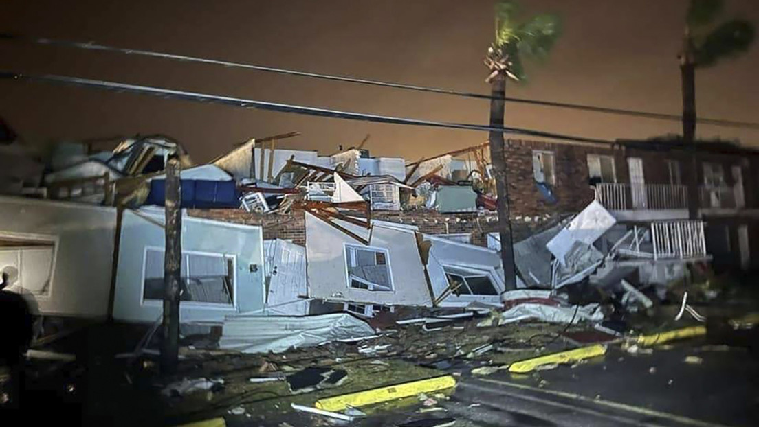 Fuertes tormentas eléctricas y tornados azotan el sur de EE.UU. causando varias muertes y daños (VIDEOS)