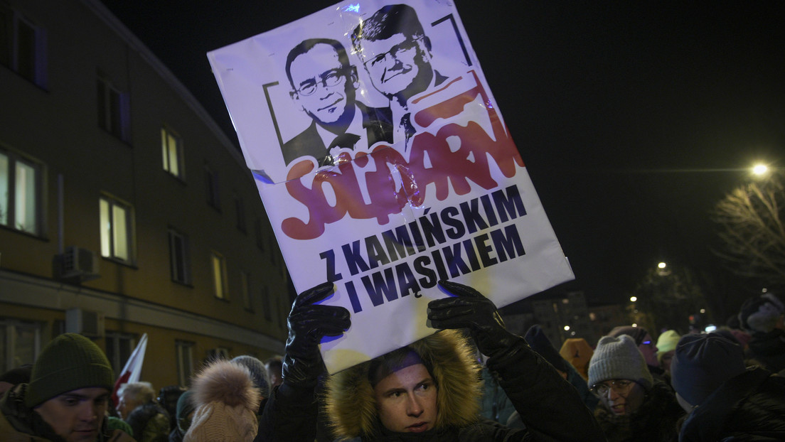 Escándalo y manifestaciones en Polonia: arrestan a un exministro y su adjunto en el palacio presidencial