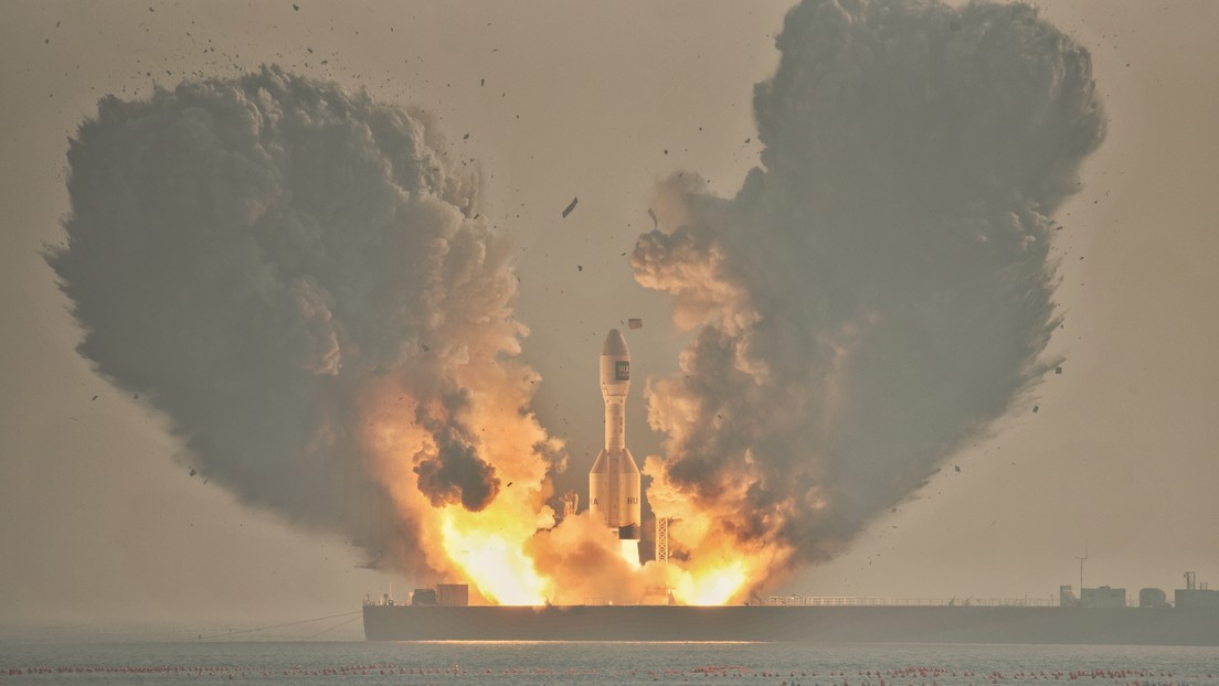 VIDEO: China lanza desde el mar el cohete de combustible sólido más potente del mundo