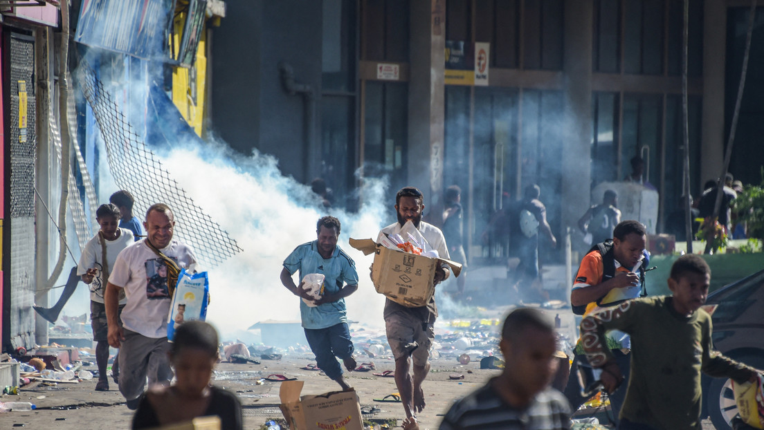 Anarquía total: incendios, violencia y saqueos durante violentos disturbios en Papúa Nueva Guinea