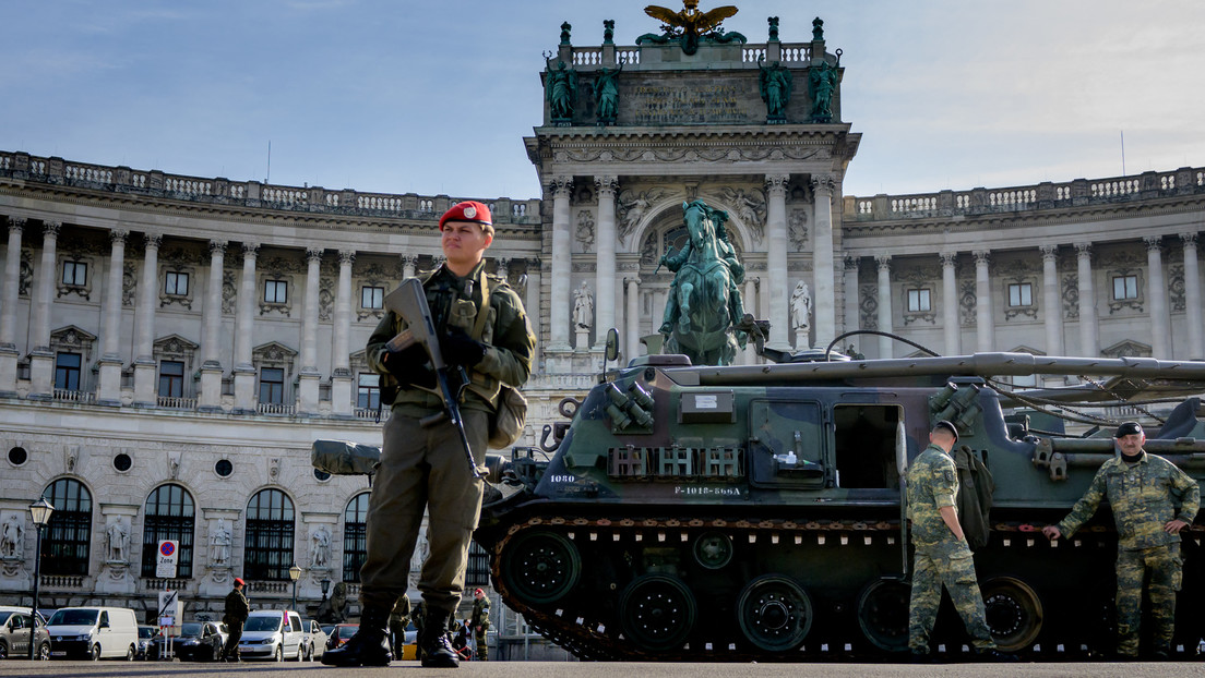 Los jóvenes están demasiado gordos para el Ejército, asegura la ministra de Defensa de Austria