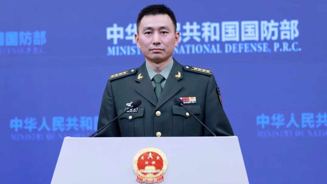 El portavoz del Ministerio de Defensa de China, Zhang Xiaogang