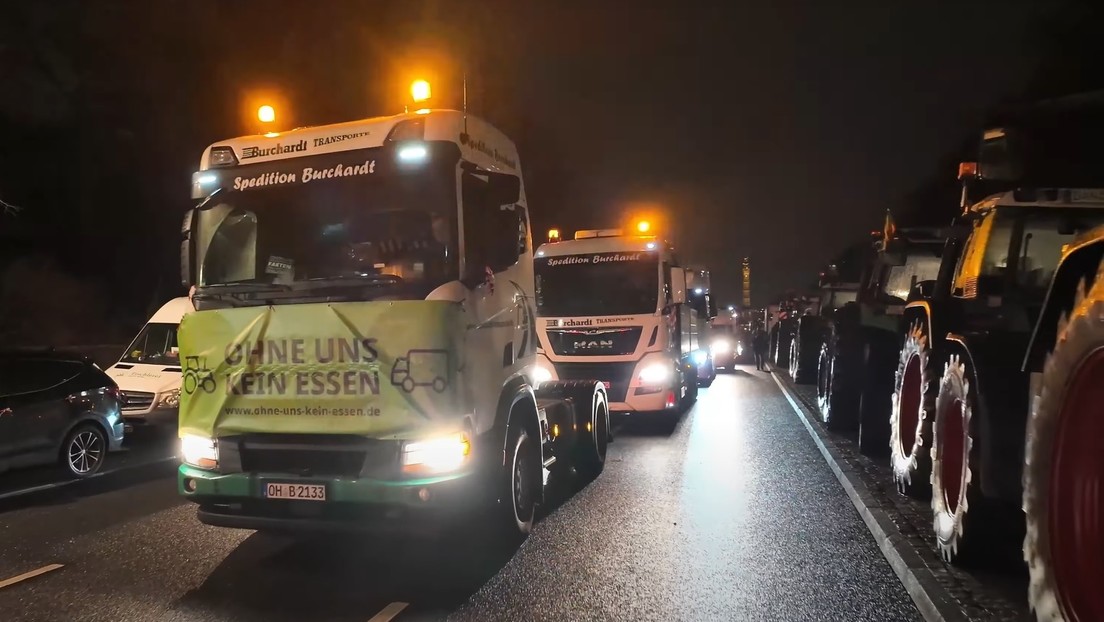 VIDEO: Miles de agricultores con 3.000 tractores se preparan para una masiva  protesta antigubernamental en Berlín - RT