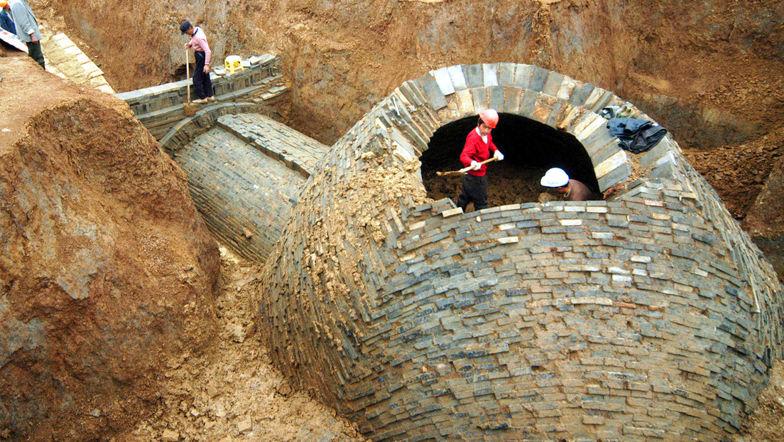 Descubren una antigua necrópolis con cientos de piezas arqueológicas en China