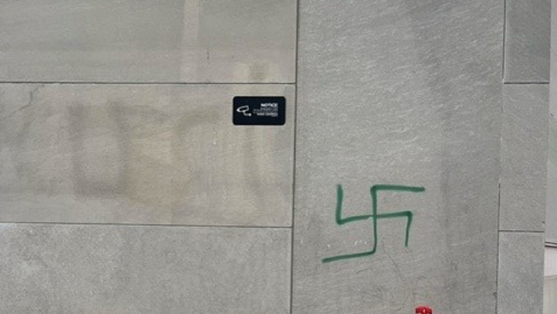 Pintan una esvástica cerca del más antiguo monumento en EE.UU. a las víctimas del Holocausto