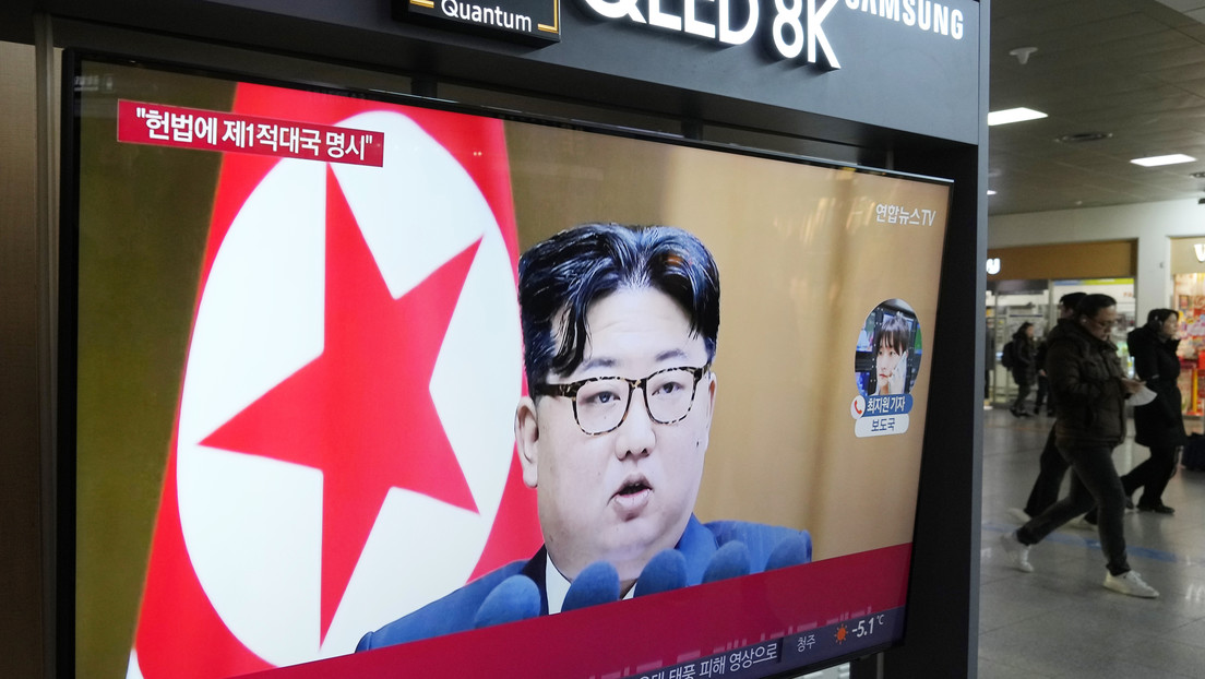 Kim Jong-un pide reformar la Constitución norcoreana para definir a Corea del Sur como el "país hostil número 1"