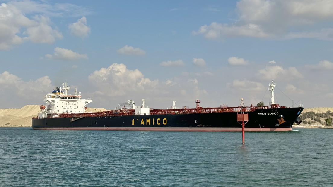 Reuters rastrea 6 petroleros que se desviaron para evitar el mar Rojo