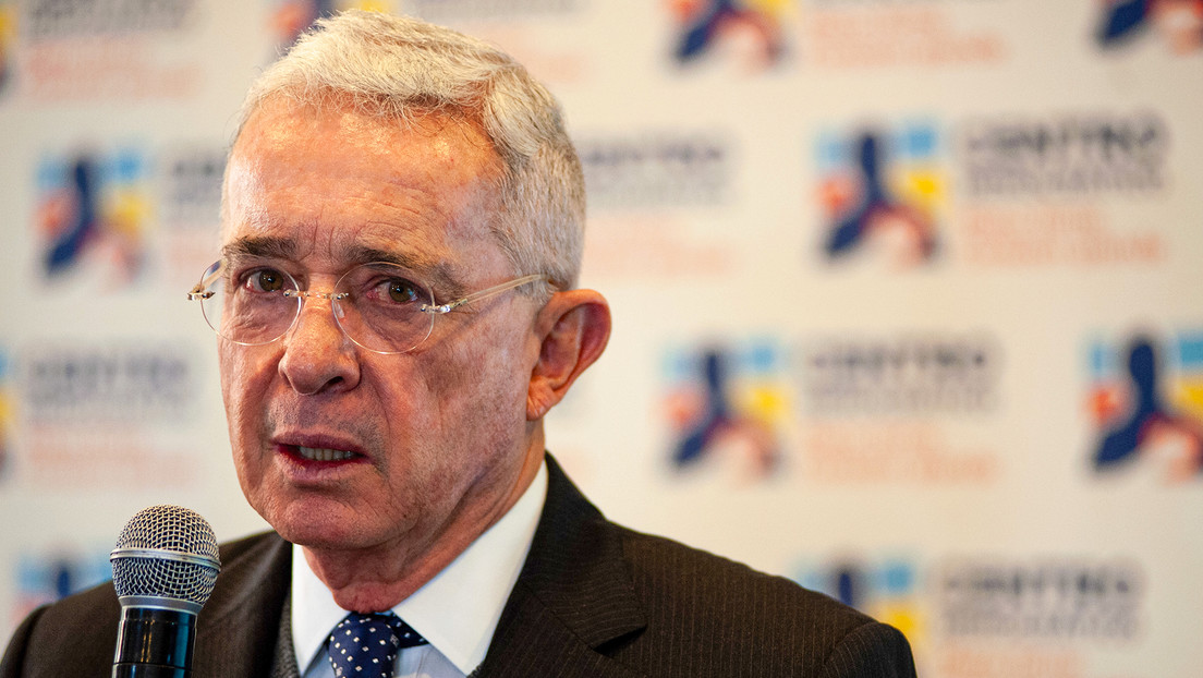 Fiscalía de Colombia designa a nuevo fiscal para asumir investigación contra el expresidente Uribe