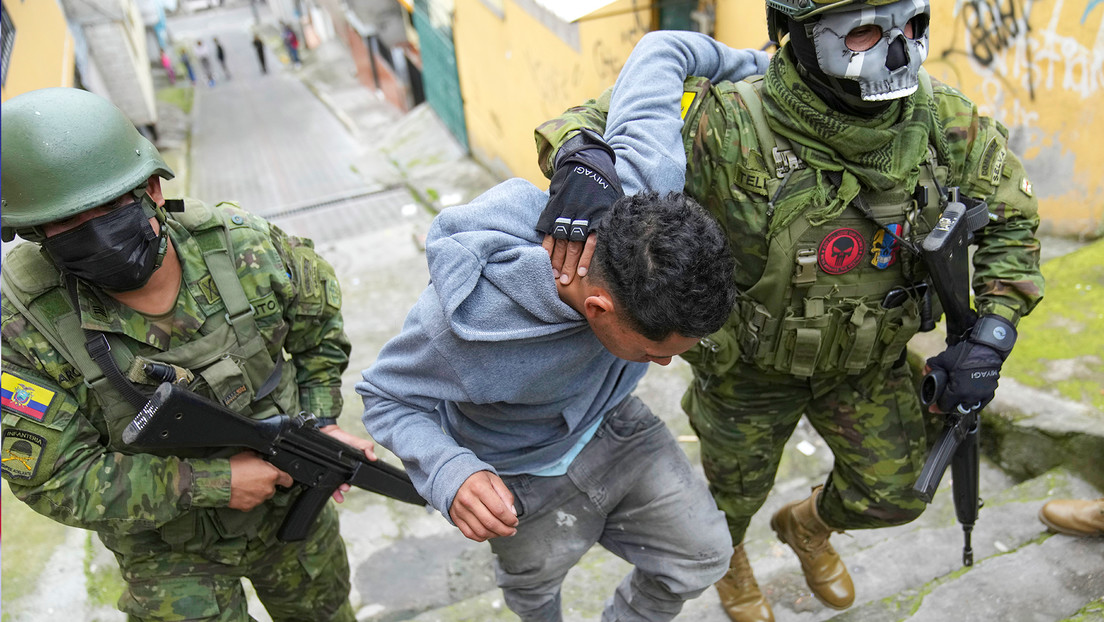 Perú dice que "no existe evidencia" de que las armas usadas en Ecuador pertenezcan a sus Fuerzas Armadas