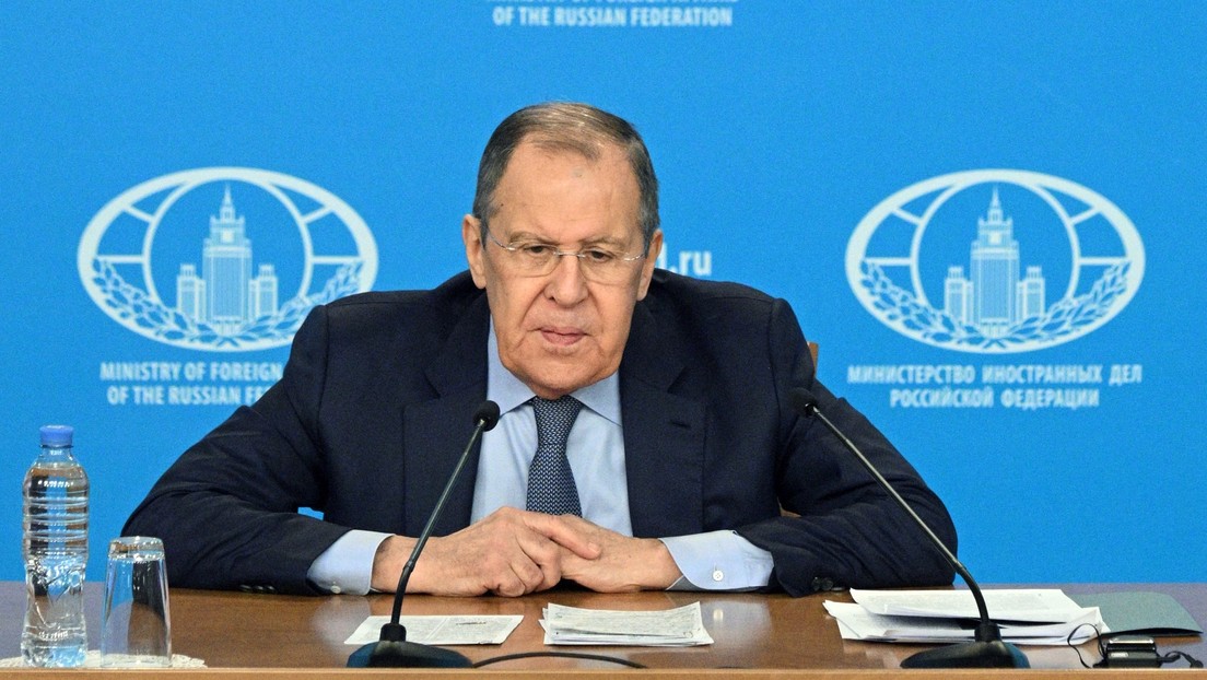 Lavrov: Kiev siente la permisividad de Occidente y puede incluso torturar "hasta la muerte" a los estadounidenses