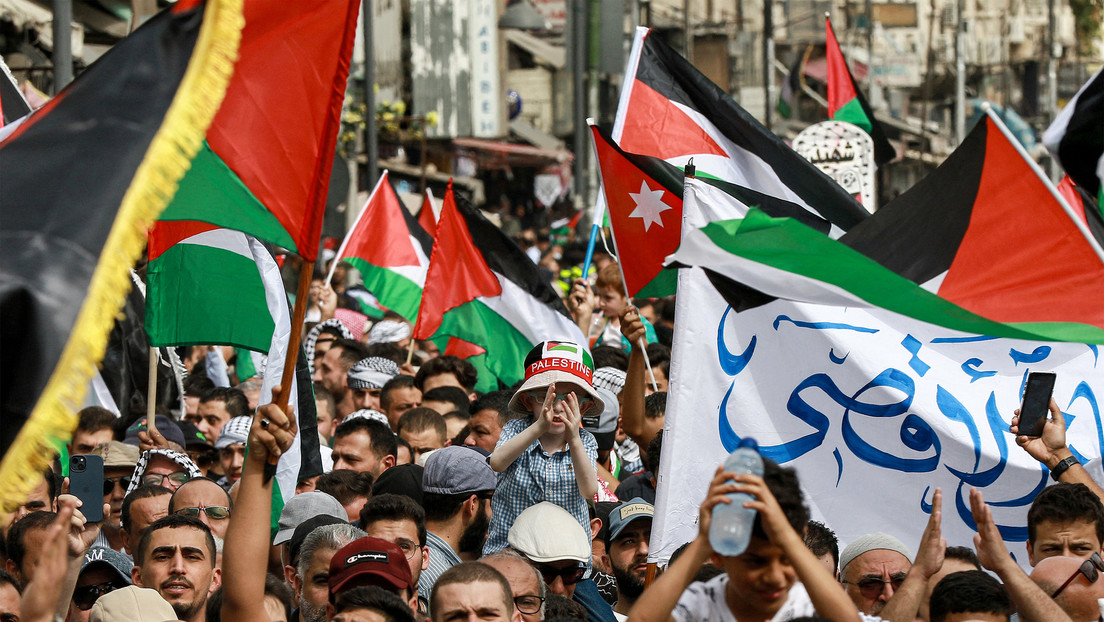 El primer ministro de Jordania llama a EE.UU. a presionar a Israel para poner fin a la "carnicería" en Gaza
