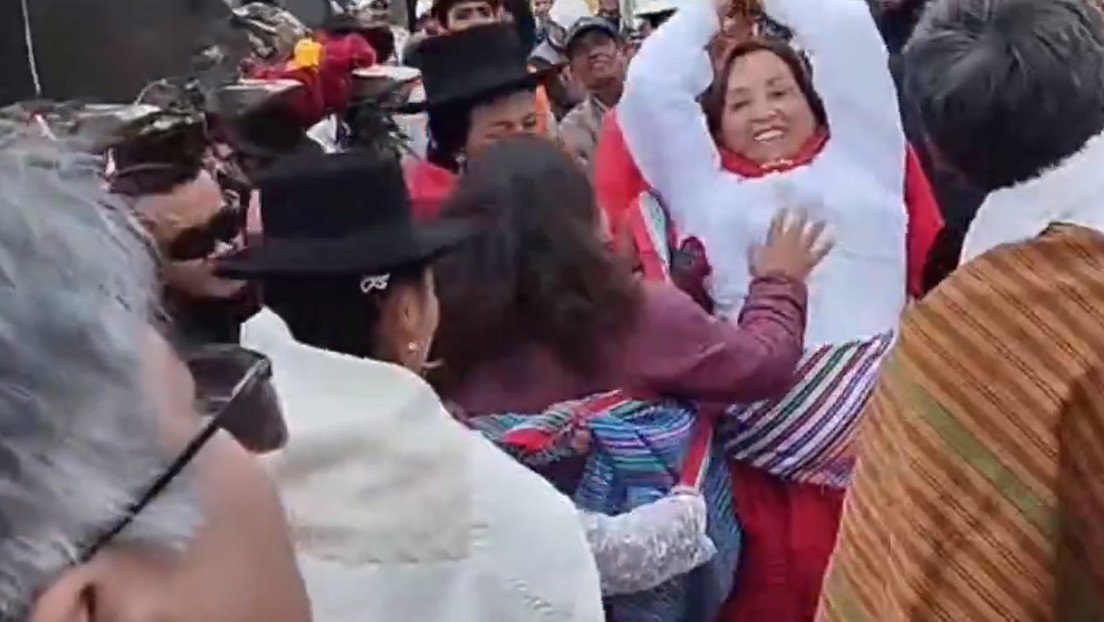 VIDEOS: Agreden a Dina Boluarte durante su visita a Ayacucho