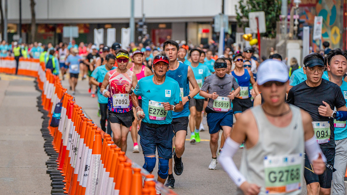 Un muerto y más de 800 lesionados durante un maratón en Hong Kong