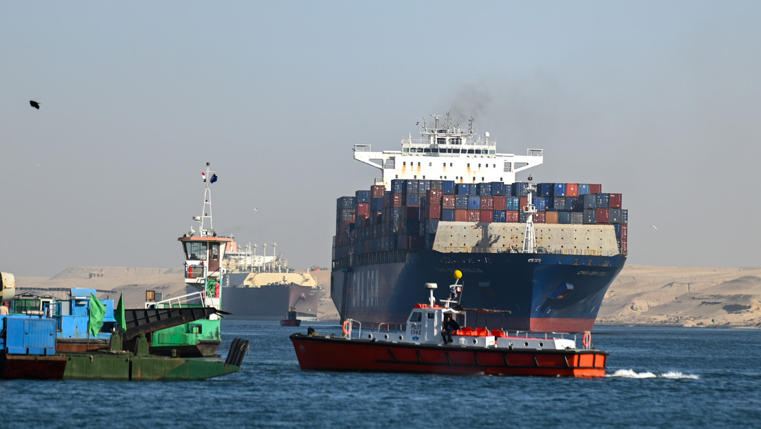 OMC: Los envíos de trigo a través del canal de Suez caen un 40 % en dos semanas