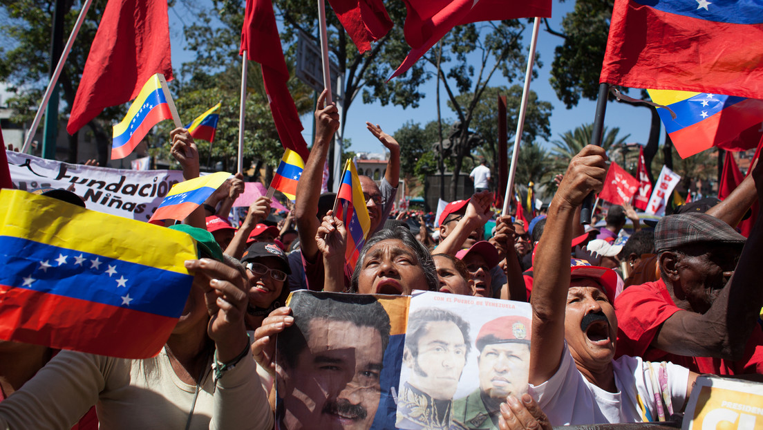 El chavismo y la oposición radical miden fuerzas en el Día de la Democracia en Venezuela