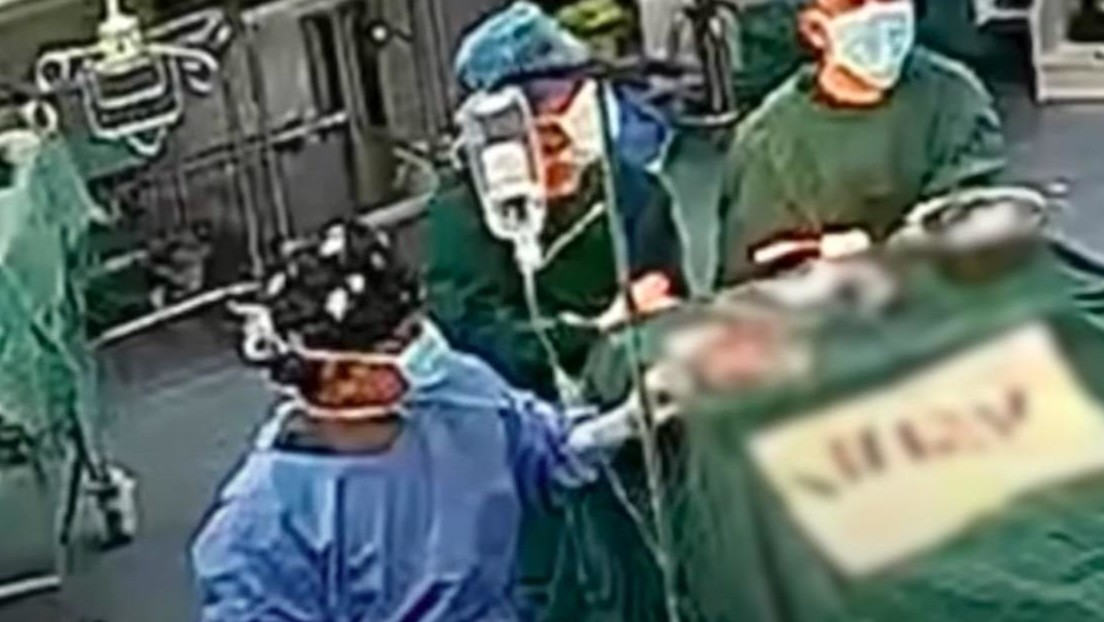 VIDEO: Cirujanos continúan operando en medio de un fuerte terremoto en China