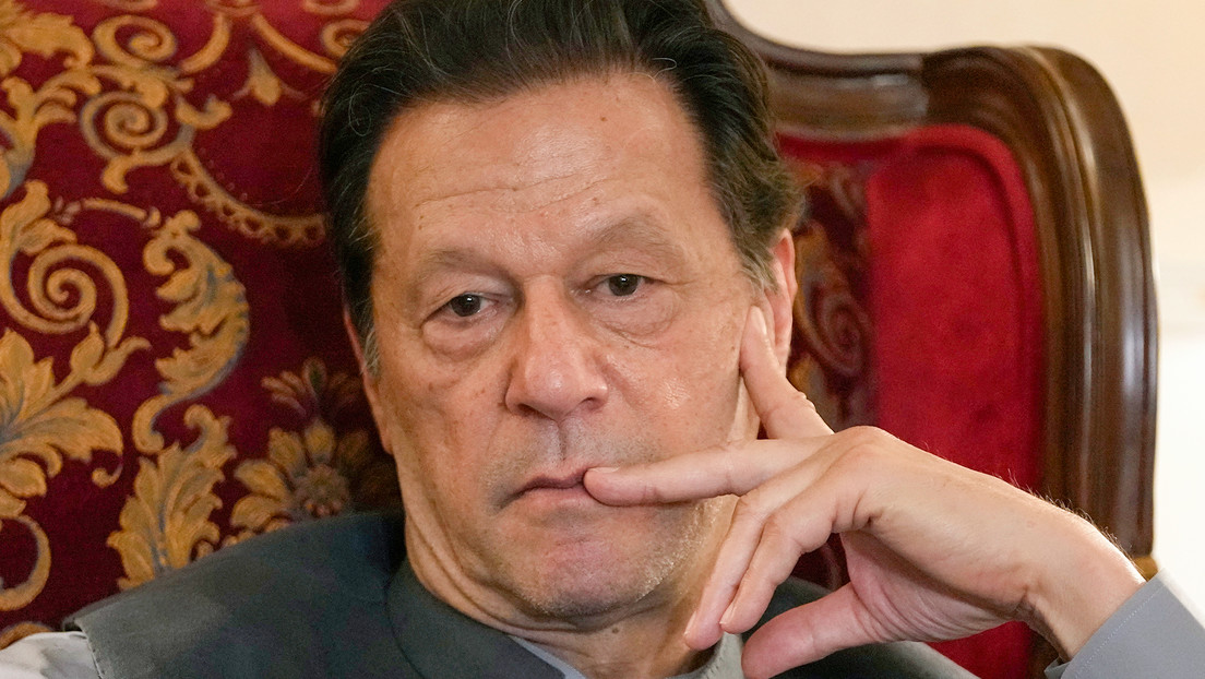 Condenan al ex primer ministro pakistaní Imran Khan a 10 años de cárcel por presunta filtración de secretos de Estado