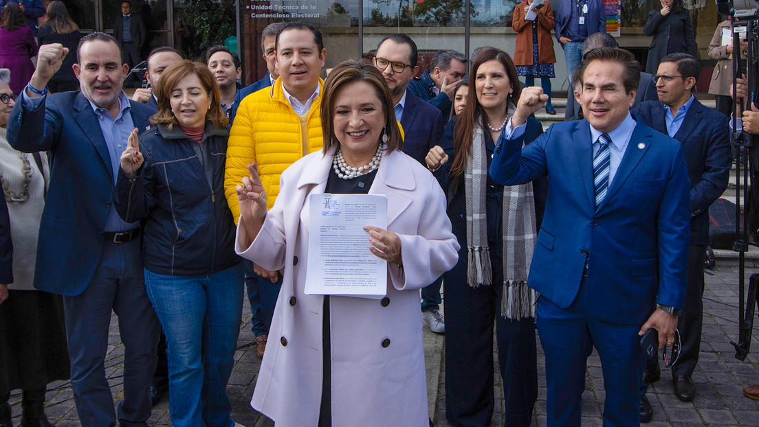 Xóchitl Gálvez, la candidata presidencial opositora que imita a López Obrador con las "mañaneras"
