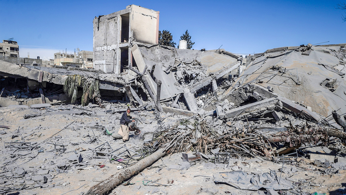 Encuentran cuerpos de 30 palestinos muertos y con las manos atadas en una escuela en Gaza