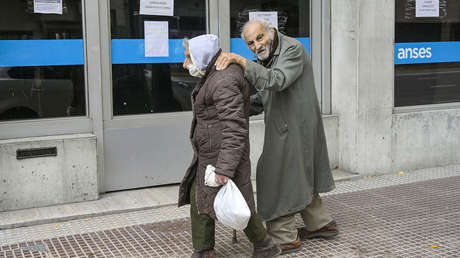 Gobierno de Milei suspende el acceso a créditos sociales para jubilados y pensionados en Argentina