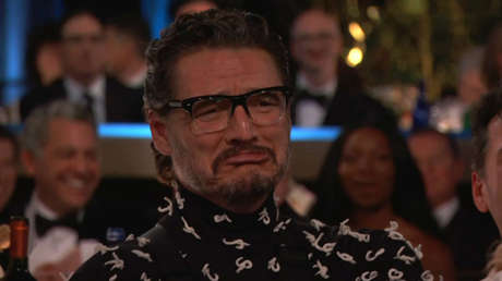 Pedro Pascal se convierte en el primer meme de 2024 en los Globos de Oro