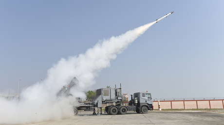 VIDEO: India prueba un misil tierra-aire de nueva generación