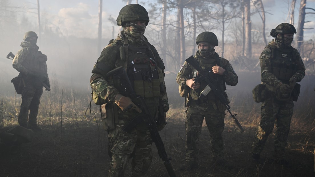 Bloomberg: Ucrania admite que Rusia dispara tres veces más proyectiles de artillería