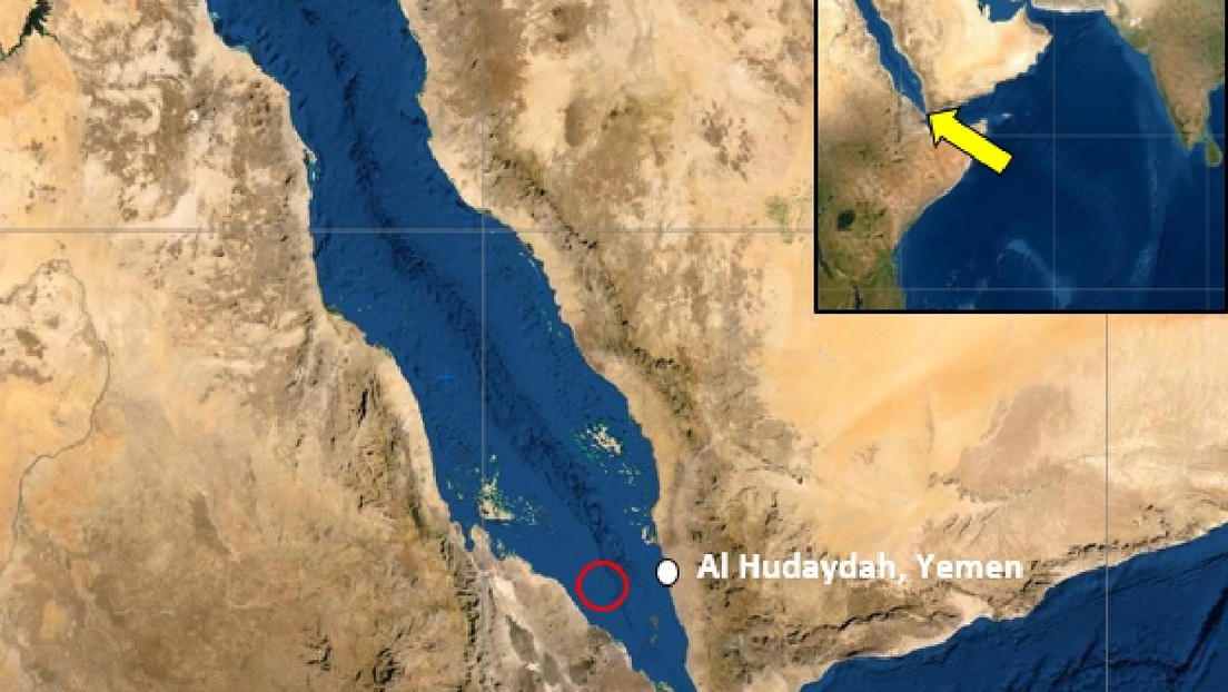 Lanzan un proyectil contra un buque comercial cerca de la costa de Yemen