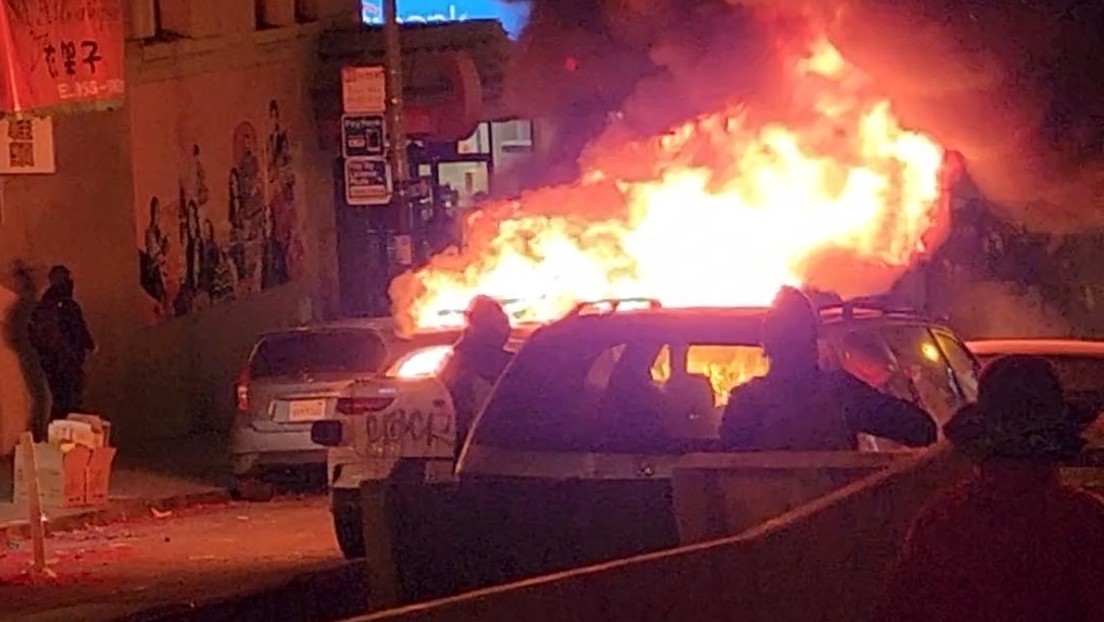 Incendian un vehículo autónomo de Waymo en San Francisco (VIDEOS)