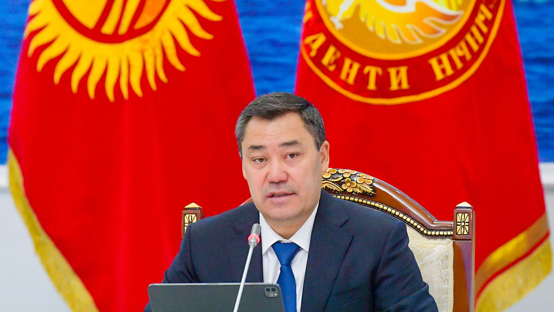 El presidente de Kirguistán llama a EE.UU. a no intervenir en sus asuntos internos