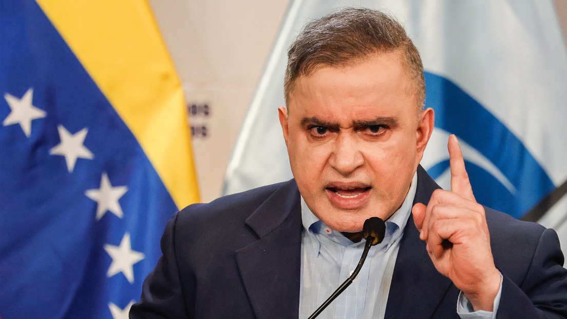 Fiscalía de Venezuela confirma la detención de una abogada por conspirar contra el presidente
