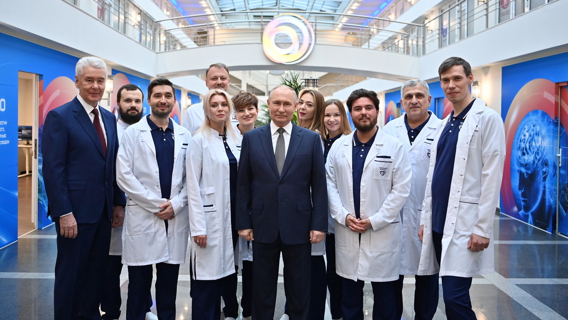 Putin: La IA nunca sustituirá completamente al médico
