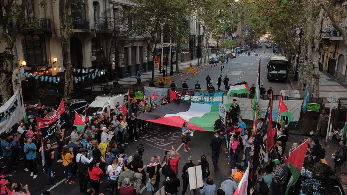 Una "caravana urgente" marcha por Buenos Aires para pedir "el fin del genocidio en Gaza"