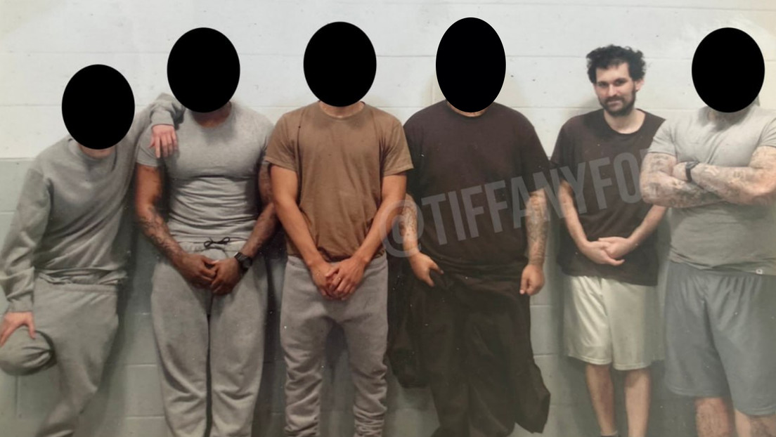 Publican la primera foto del cofundador de la colapsada criptobolsa FTX en la cárcel