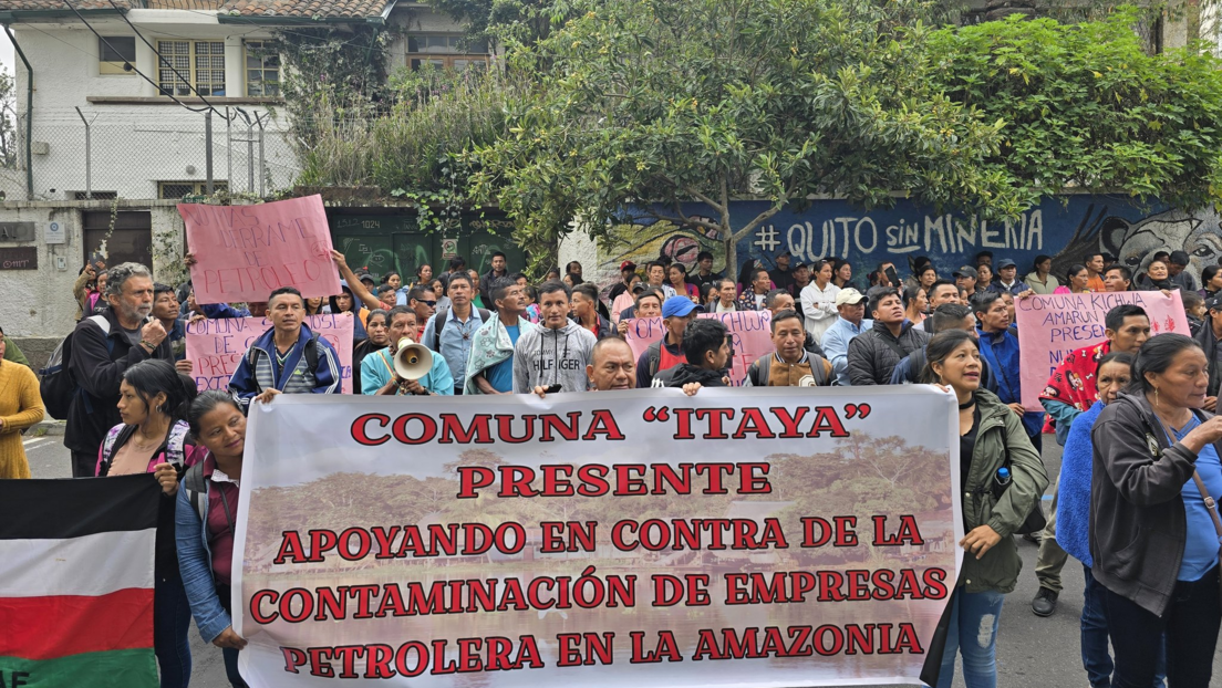 Comunidades indígenas de la Amazonía de Ecuador protestan en Quito por antiguo derrame petrolero